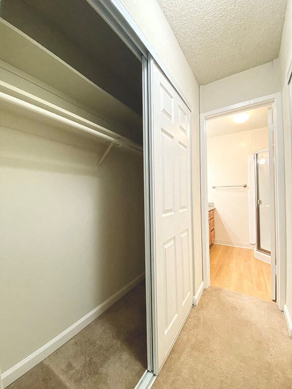 Castlewood Apartments photo 3